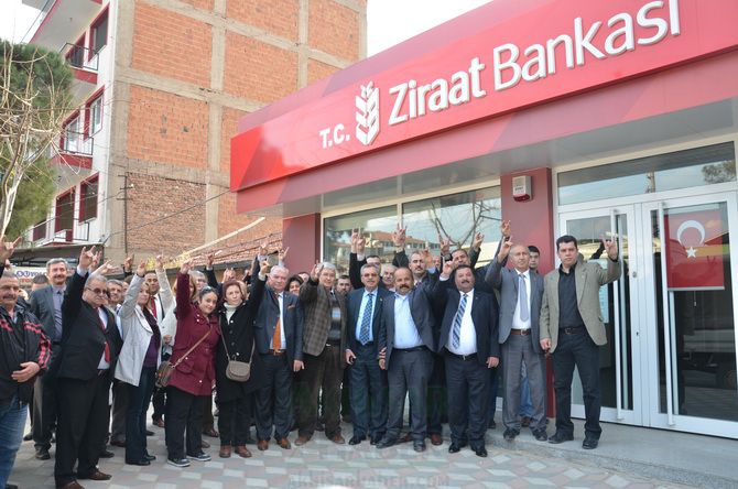 MHP Akhisar Teşkilatı Ziraat Bankası’na T.C. Taktı
